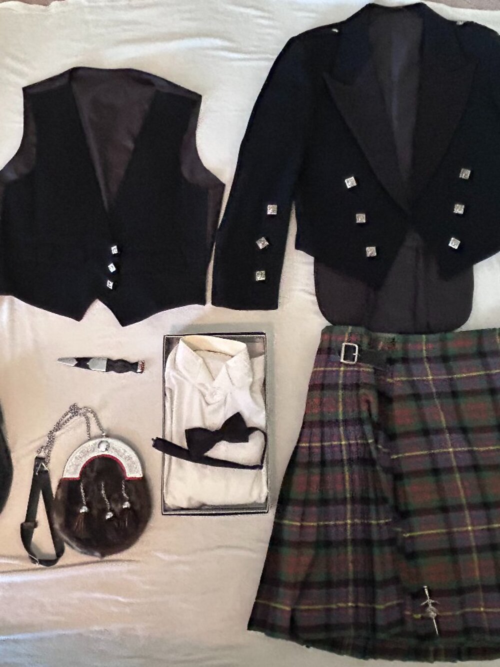 Scottish Kilt formal ensemble. Rodger of the Royal Mile. Pristine. Hardly worn.
